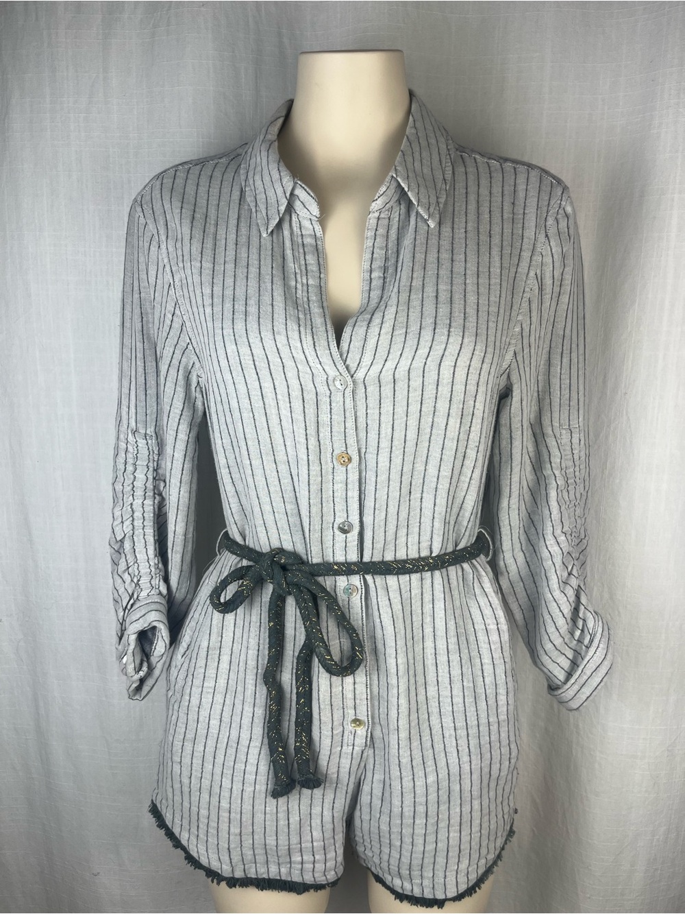 Heartloom Light Gray & Blue Striped Button-Front Romper xsmall
